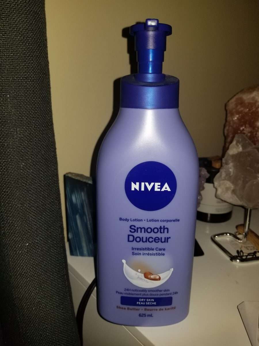 Nivea Smooth Replenishing Body Lotion for Dry Skin (with Shea Butter ...